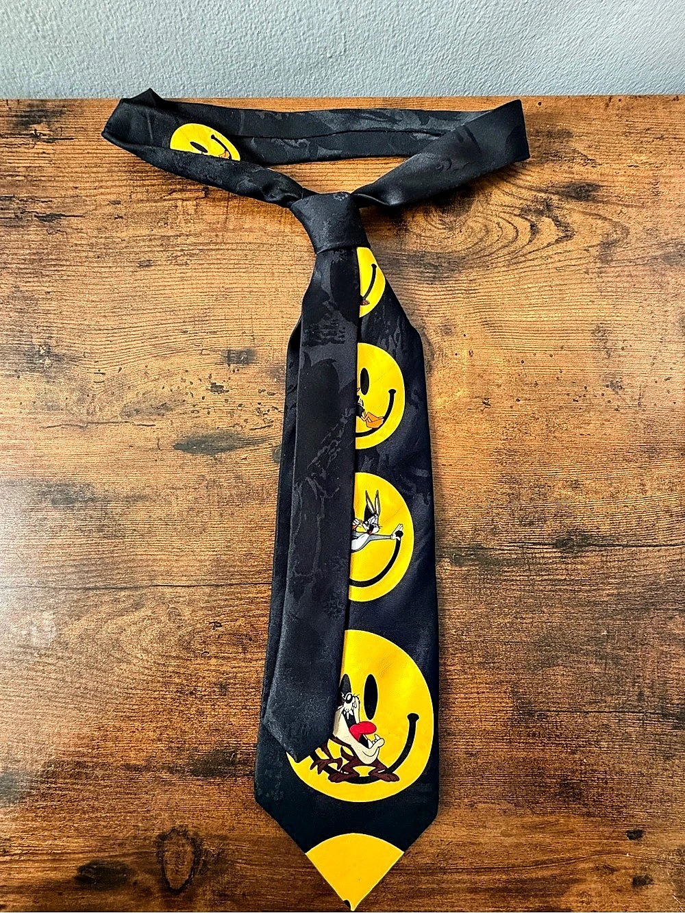 Vintage 1996 Looney Tunes Mania Smiley Face Black Silk Satin Tie Warner Bros vtg